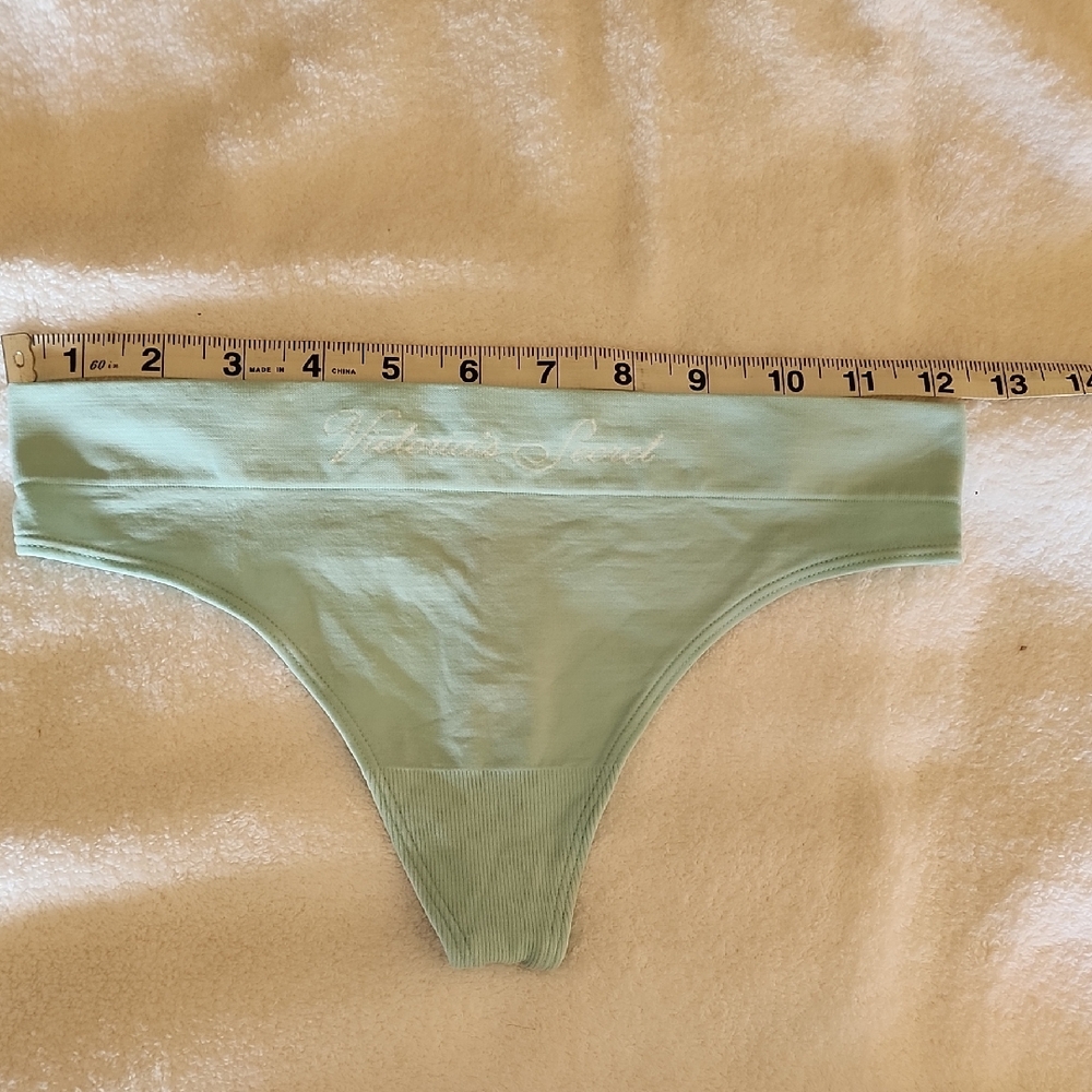 BNWT Victoria's Secret Mint Thong
